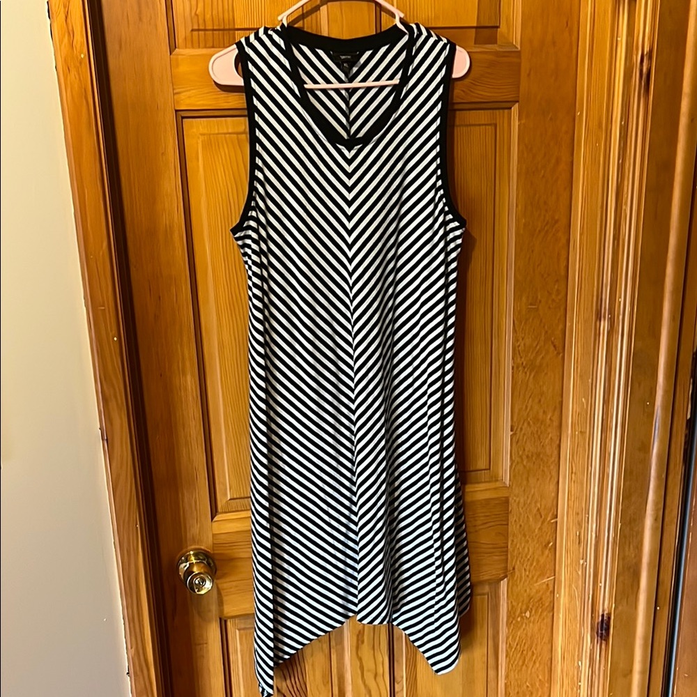 🍀6/$20 Mossimo Black and White Asymmetrical Halter Sundress